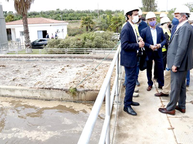 Visit from the Counsellor Damià Calvet to the WWTP of Riudoms
